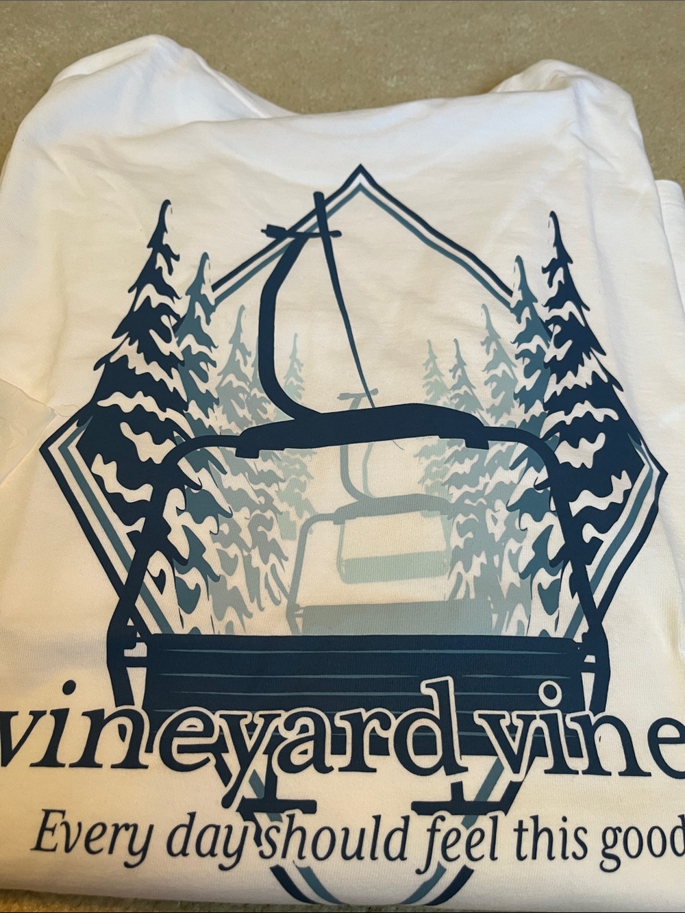 Vineyard Vines White Long-Sleeve Graphic Tee with Navy ski lift. XL. Men